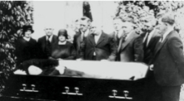 Grandma Reimer’s funeral, 1932. Grandma (Anna H.W.) Reimer Anna, Henry, Katherine, Jac, Grandpa, Klaas, John, Peter, Margaret and Ben